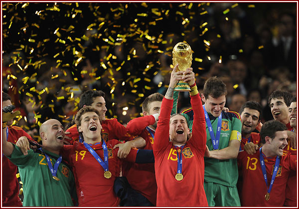 تیم فوتبال اسپانیا برای اولین بار قهرمان جام جهانی شد