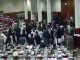 تناقض در عملكرد پارلمان افغانستان در واقع نشان دهنده سردرگمي قواي مقننه است
