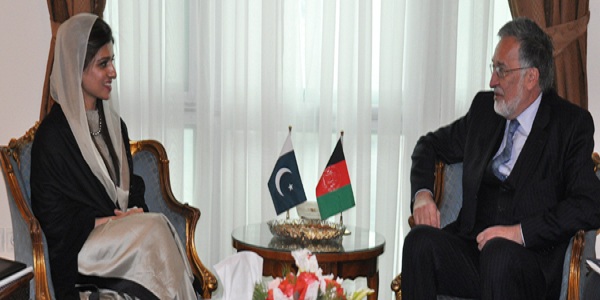 وزرای خارجه افغانستان و پاکستان بر تحکیم روابط دو جانبه تاکید کردند