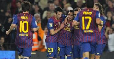 Barca narrow gap to one point with win