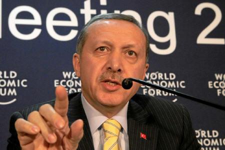 دولت ترکیه پس از سوریه برای براندازی دولت نوری المالکی در عراق تلاش می کند