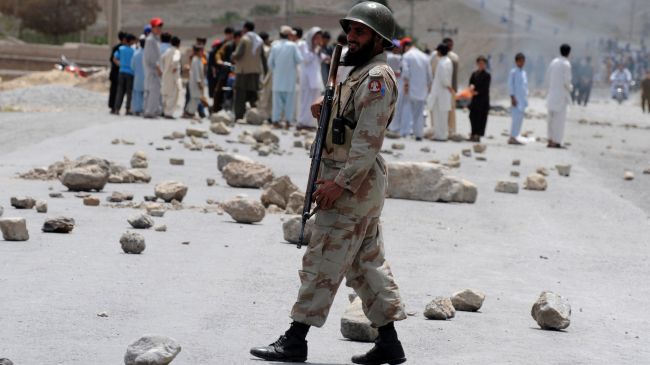 Pakistani police arrest three militants over Shia killings