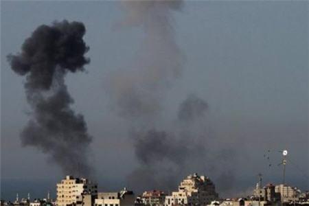 جنگنده‌هاي رژيم صهيونيستي دو بار نوار غزه را مورد حمله قرار دادند