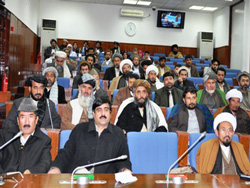 رئیس مشرانو جرگه از سکوت مجامع بین المللی در قبال  حملات توپخانه ای پاکستان به خاک افغانستان انتقاد کرد