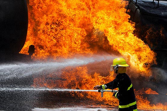 آتش سوزی سبب خسارات عمده ای به یک شرکت گاز در پلچرخی شد
