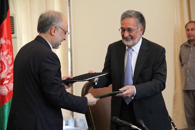 تفاهمنامه تجارتی و تامین امنیت مرزها میان کابل و تهران به امضا رسید