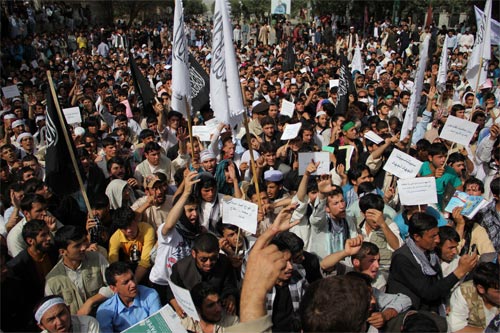 دانشجویان کابل در واکنش به نشر فلم موهن، شعار مرگ بر امریکا را فریاد زدند
