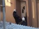 پولیس بحرین به خانه دو تن از رهبران مخالف رژیم حمله کرد