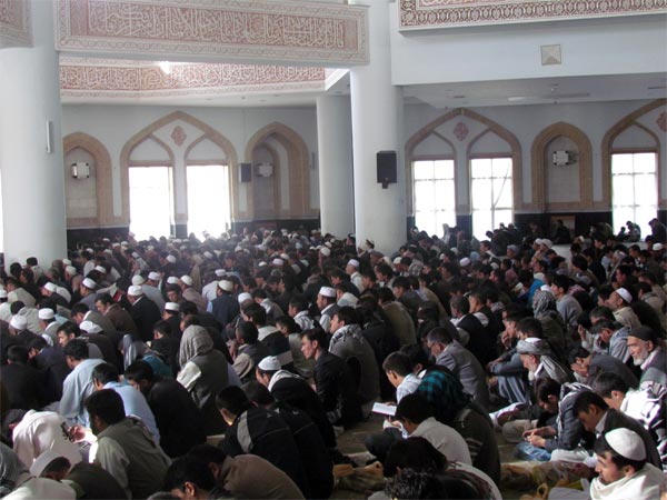 دعای پرفیض عرفه در مناطق مختلف شهر کابل برگزار می شود