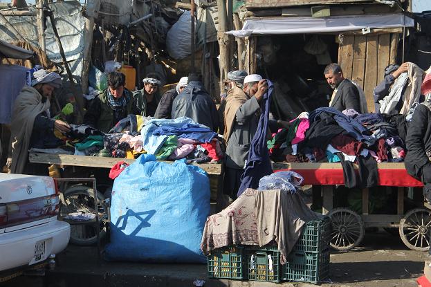 بازار لیلامی فروشی در کابل