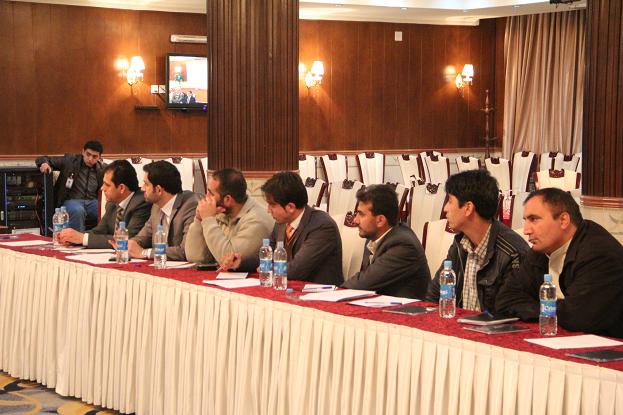 بررسی وضعیت رسانه‌ها و آزادی بیان در دوره انتقال از سوی کمیسیون مستقل حقوق بشر افغانستان