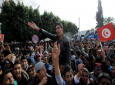 مردم تونس با سنگ و چوب از رئیس جمهور خود استقبال کردند