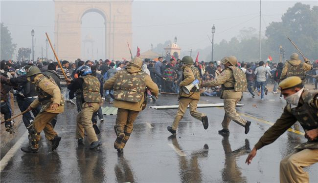 درگیری پولیس و تظاهرکنندگان در هند