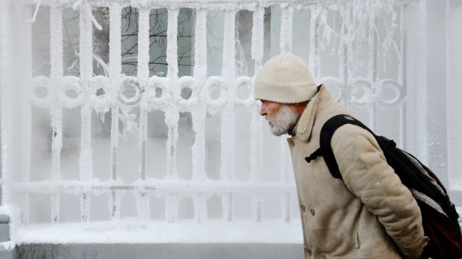 در اثر سرمای شدید در روسیه بیش از 80 نفر جان خود را از دست دادند