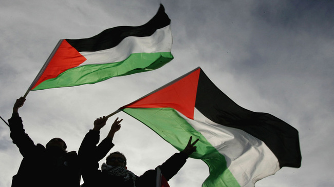 فعالان انگلیسی در حمایت از غزه، راهپیمایی می‌کنند