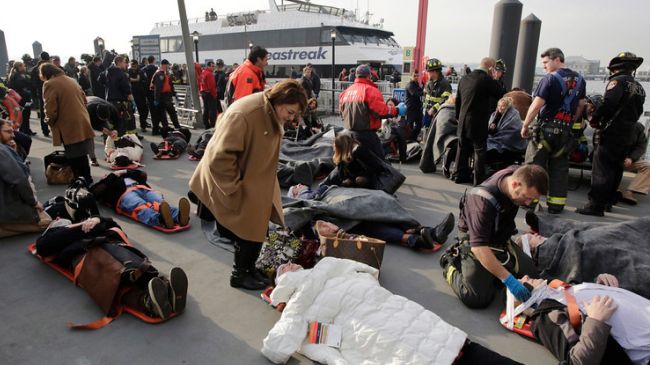 برخورد کشتی با اسکله در نیویورک ۵۷ مجروح بر جای گذاشت