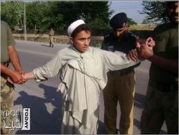 طالبان کودکان را با تابلیت های مخصوص به حملات انتحاری تشویق می کنند