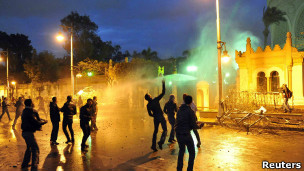 درگیری معترضان مصری با پولیس به کاخ ریاست جمهوری کشیده شد