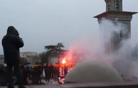 یک گروه نژاد پرست به مسجدی در فرانسه حمله کردند