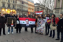 شهروندان سوری مقیم فرانسه در حمایت از بشار اسد تجمع کردند