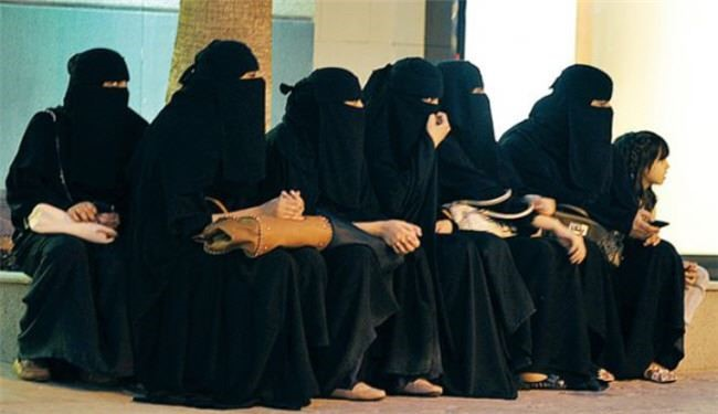 زنان عربستانی تذکره دار می شوند