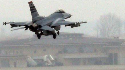 نیروی هوایی امریکا یک سوم جنگنده های خود را زمین گیر کرد