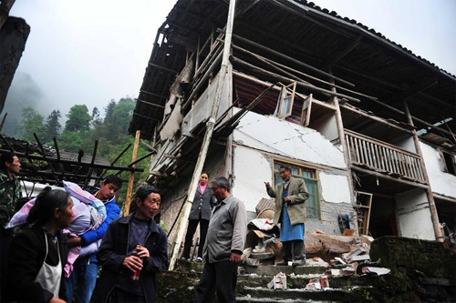خانه های محلی آسیب دیده در چین