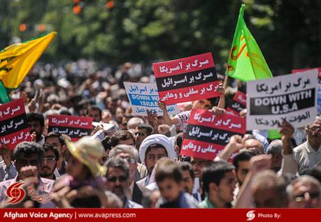 راهپیمایی مردم تهران در اعتراض به هتک حرمت اماکن مقدس دینی