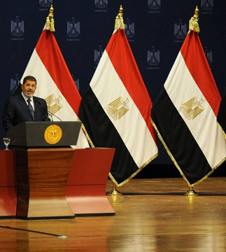 مرسی خواستار تشکیل کمیسیون اصلاح قانون اساسی شد