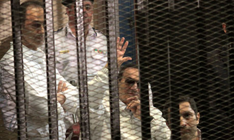 آغاز محاکمه مبارک و 2 پسرش به جرم قتل انقلابیون