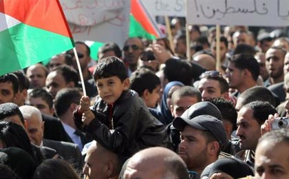 فلسطینیان در نوار غزه مذاکرات سازش را محکوم کردند
