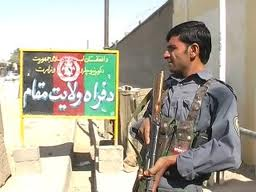 طالبان مسلح درولایت فراه یک پولیس را سربریدند