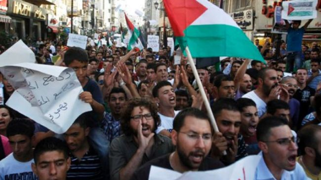فلسطینیان برای پایان دادن به مذاکرات سازش تظاهرات کردند