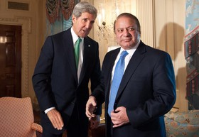 وزیر امور خارجه امریکا در دیدار با صدر اعظم پاکستان بر اهمیت روابط دو جانبه تاکید کرد