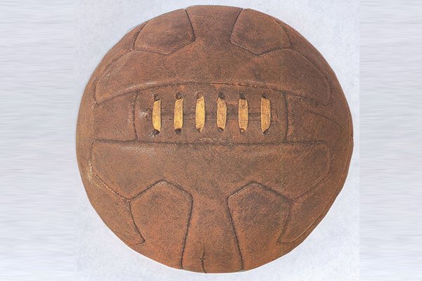 ایتالیا در سال 1934 میزبان دومین دوره بود و در حالی که این توپ را به کار گرفته بود چکسلواکی را در فینال برد