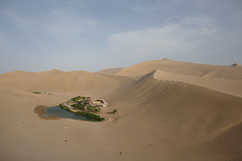 درياچه اي در وسط صحرا در شمال غربي چين