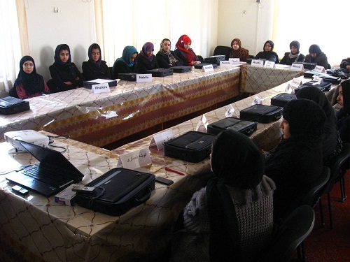 برگزاری دوره آموزشی حقوقی برای زنان در بلخ