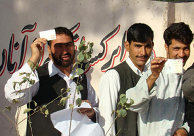 Balkh Residents Complains Over Lack of Registration Centers