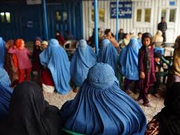 Pakistan begins issuing new cards to 1.6 million Afghan refugees