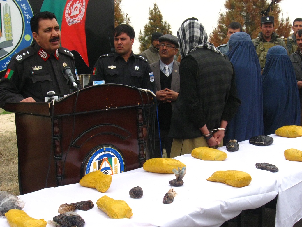 بازداشت سه قاچاقچی مواد مخدر در بلخ