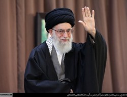 باید آنچنان خود را قوی کنیم تا زورگویان و باجگیران جهانی، نتوانند حقی از ایران را نادیده بگیرند