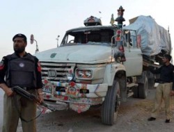 حمله به لاری های تدارکاتی ˈناتوˈ در پاکستان دو کشته برجای گذاشت