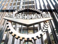 کمک ۴۰۰ میلیون دالری بانک انکشاف آسیایی به افغانستان