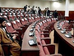 انتقاد بی‌سابقه وکلا، از غیر حاضری نمایندگان پارلمان/ غیرحاضران باید عزل شوند