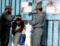 ۳۸ زندانی خطرناک از زندان میمنه به کابل منتقل شدند