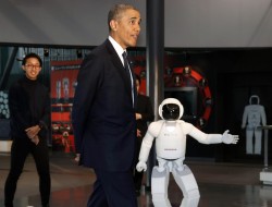 توپ بازی ربات جاپانی با اوباما