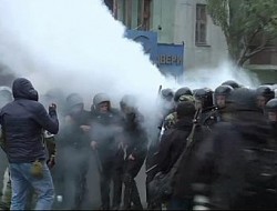 درگیری جدایی طلبان و حامیان اتحاد اوکراین در شهر دونتسک