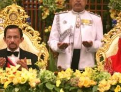 سلطان برونئی فرمان اجرای قوانین اسلامی درکشور را صادر کرد