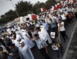 تظاهرات گسترده مردم بحرین در غرب منامه/ مخالفان خواستار پایان حکومت اقلیتی آل‌خلیفه شدند