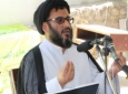 حسینی مزاری در حال سخنرانی در اجتماع لیسه خصوصی فرزانگان درکابل